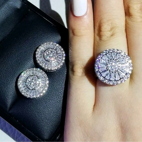 💕HP💕Engagement Ring & Stud Earring Set💕Size 8 - Picture 1 of 4